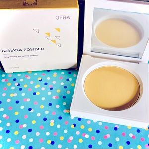 OFRA Banana Powder
Brightening and Setting Powder